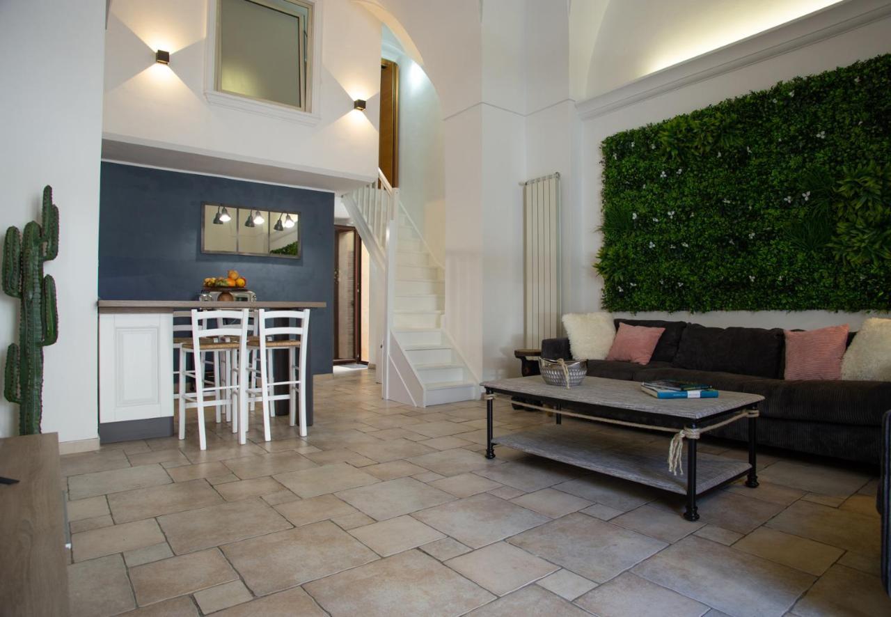 Casa Colombo - The Fab Stay Brindisi Buitenkant foto